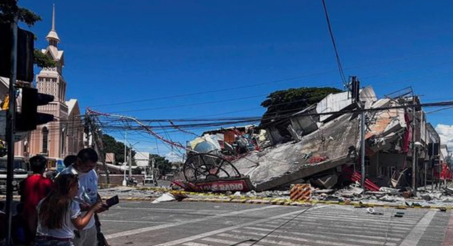 41 Orang Tewas, 450 Terluka, Ribuan Mengungsi Akibat Gempa di Filipina Selatan